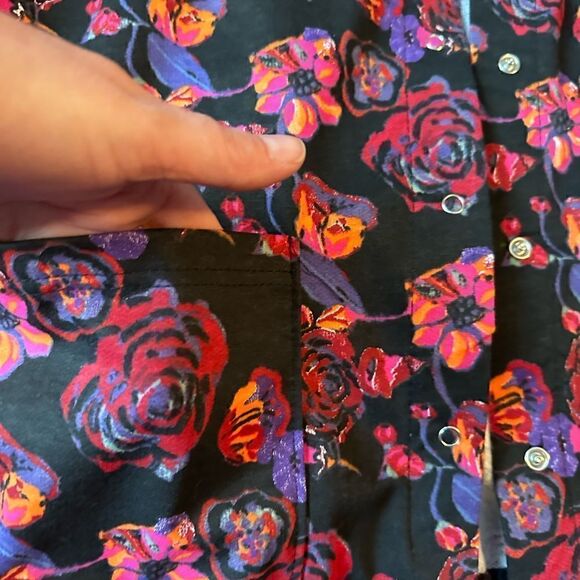 sweatshirt cardigans with snaps and pockets - med - new W/O  tags- roses - Picture 2 of 5